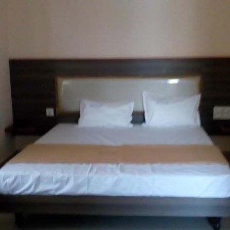 Hotel Meyyappaa Karaikudi Kültér fotó