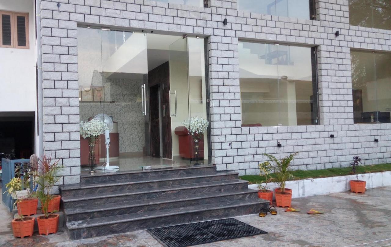 Hotel Meyyappaa Karaikudi Kültér fotó