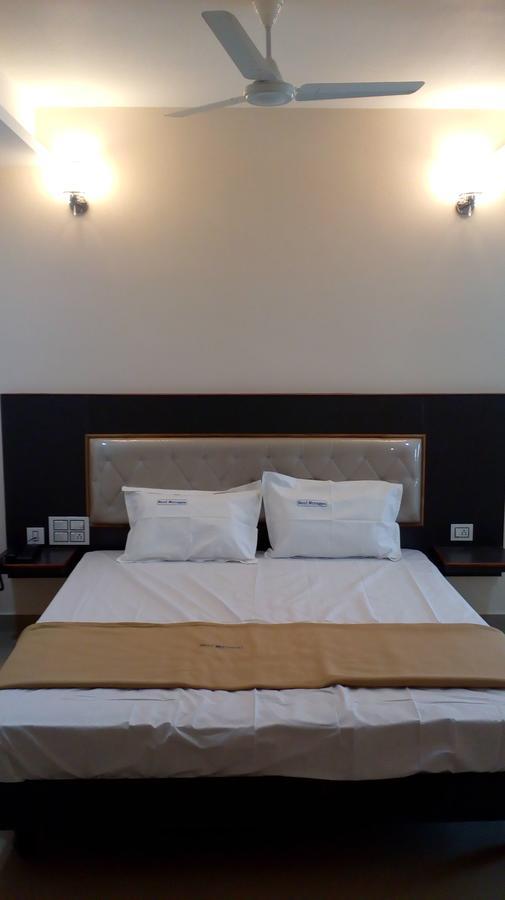 Hotel Meyyappaa Karaikudi Kültér fotó